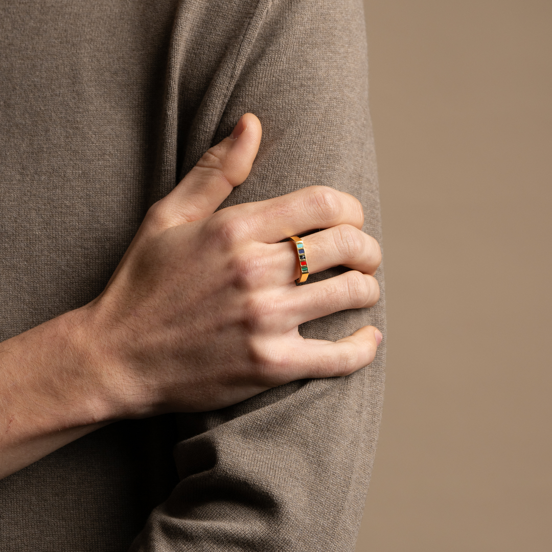 Gold Mayfair Signet Ring