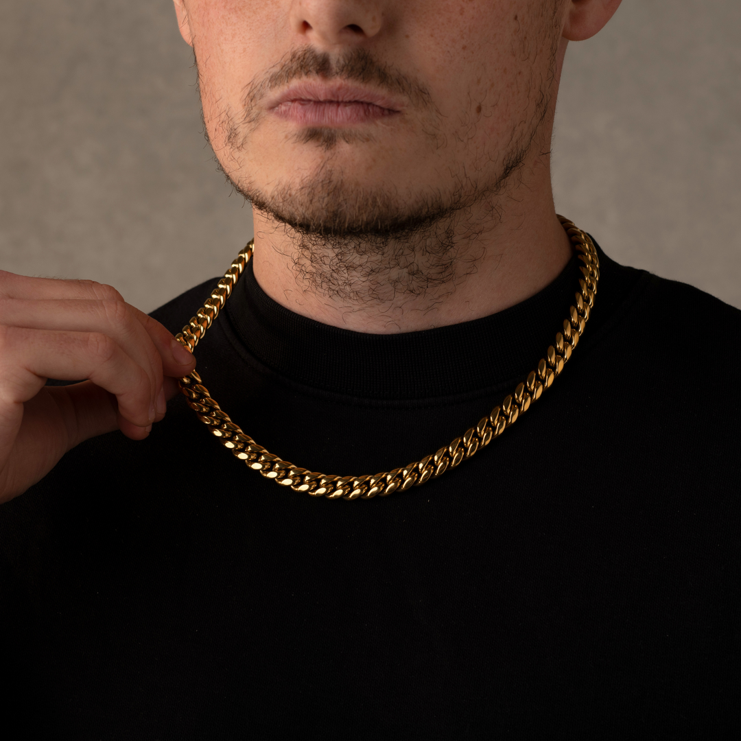 Man Wearing a Gold Cuban Chain Necklace 11MM