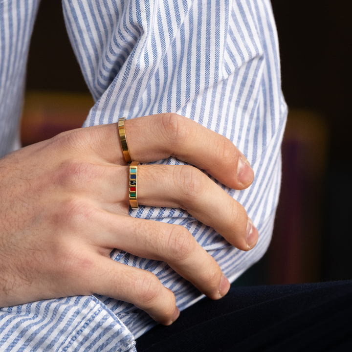 Gold Mayfair Signet Ring