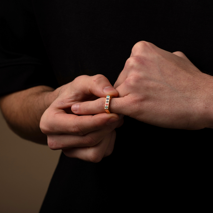 Gold Mayfair Signet Ring